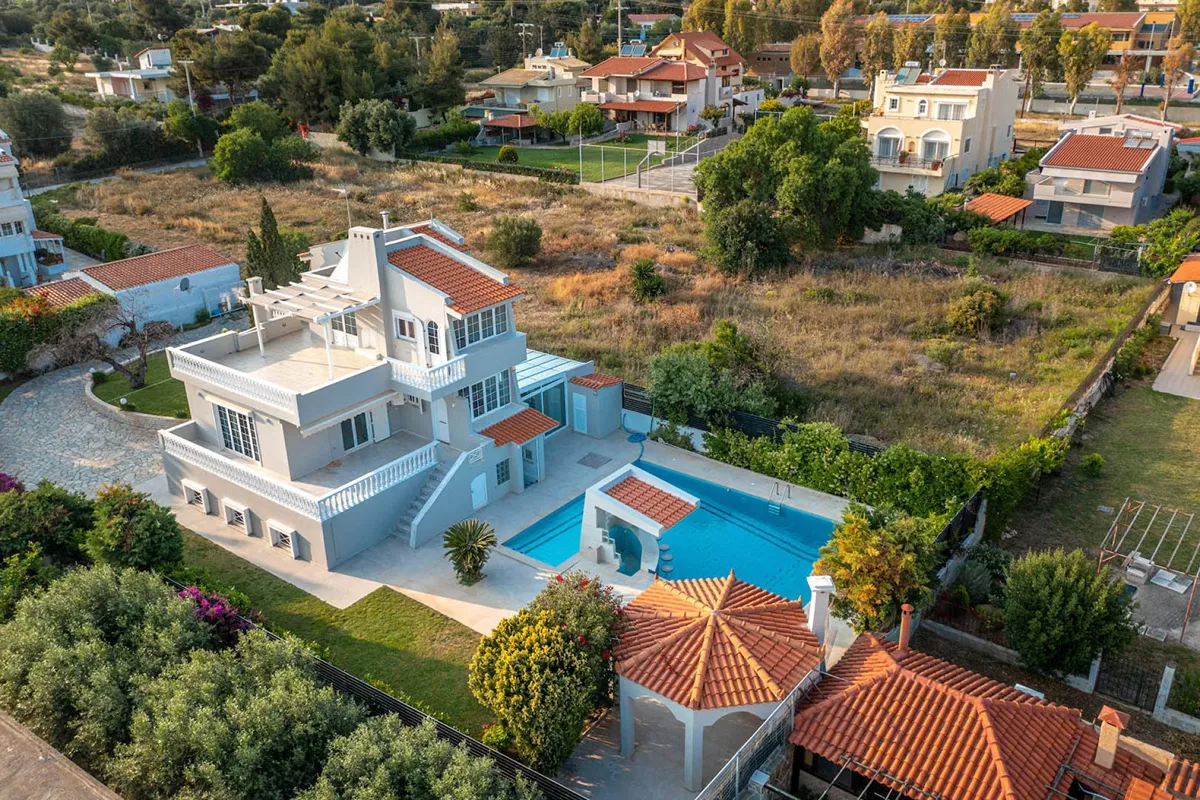 Arka Villa in Kalyvia Thorikou, southern Attica